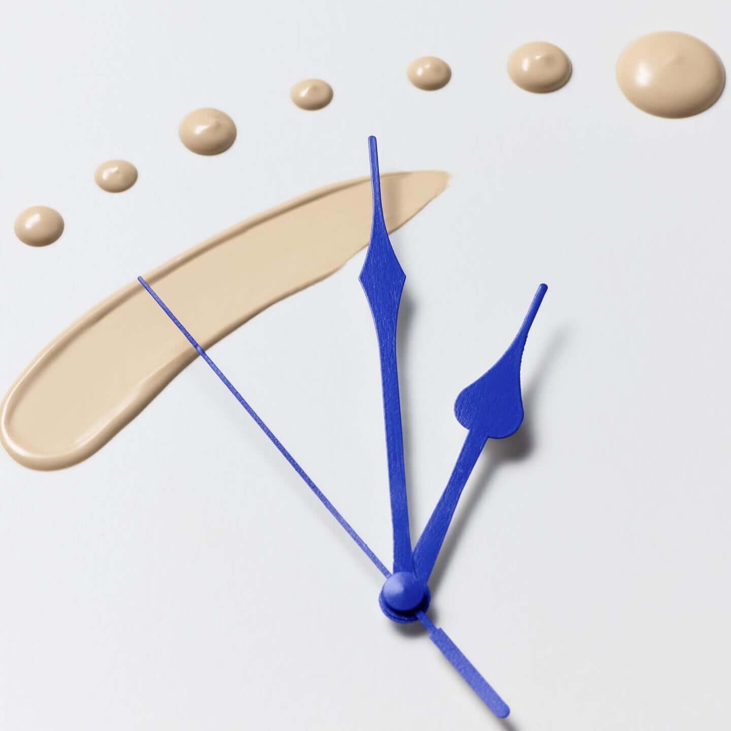 B.READY Blue Cushion 4th Generation 15g (SPF 34PA++++) texture and clock hands illustration