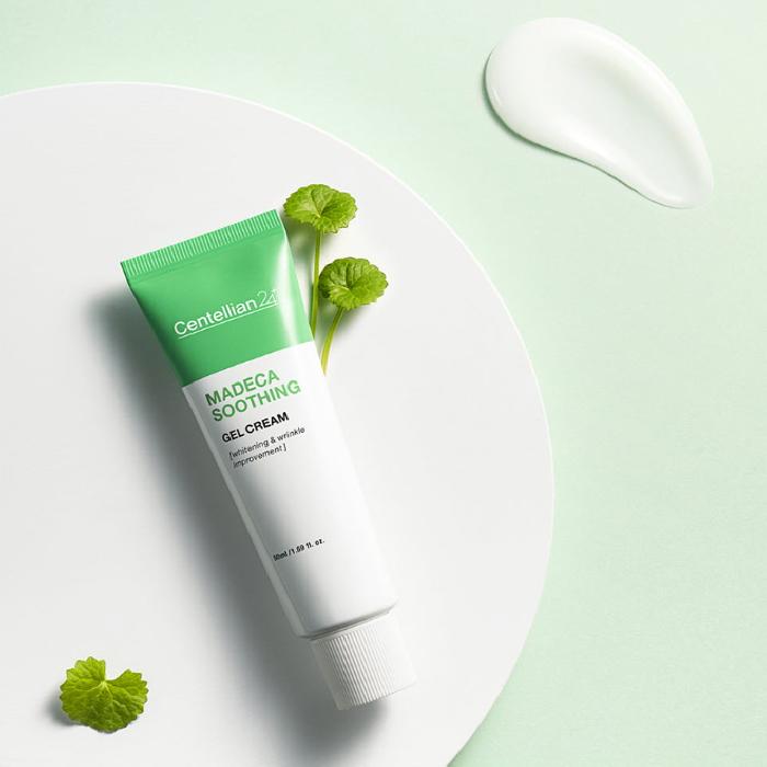 CENTELLIAN 24 Madeca Soothing Gel Cream 50ml tube with gel texture on light background.