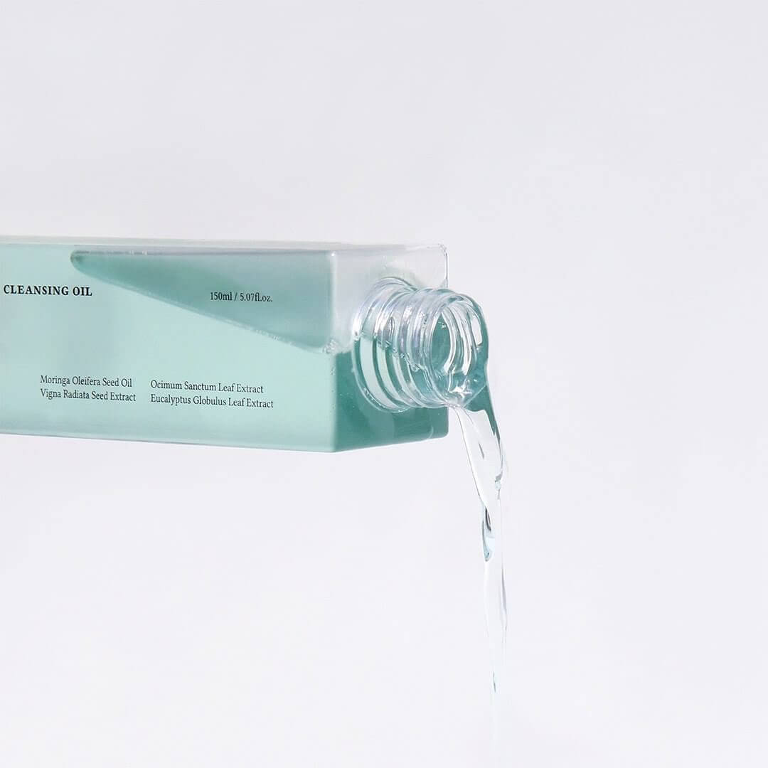 DR.ALTHEA Gentle Pore Cleansing Oil 150ml bottle pouring product, skincare beauty essential