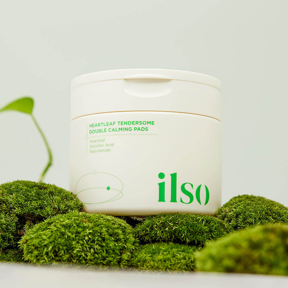 ILSO Eoseongcho Tenderjom Double Calming Pad 60 sheets container on a bed of fresh green moss.