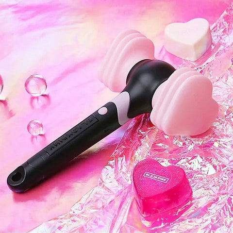 LIGHTSTICK BLACKPINK OFFICIAL LIGHT STICK Ver.2 on pink background with heart-shaped design