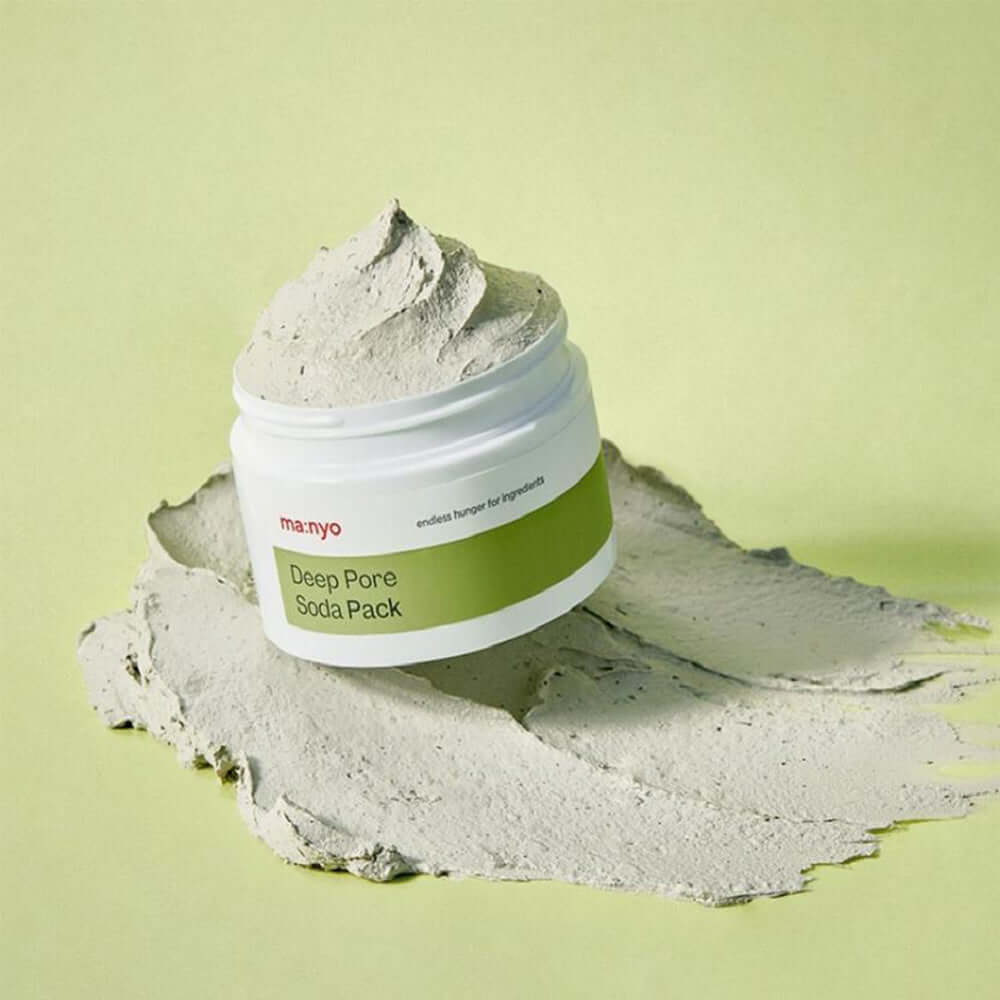 MANYO Deep Pore Soda Pack 110ml clay mask texture on green background