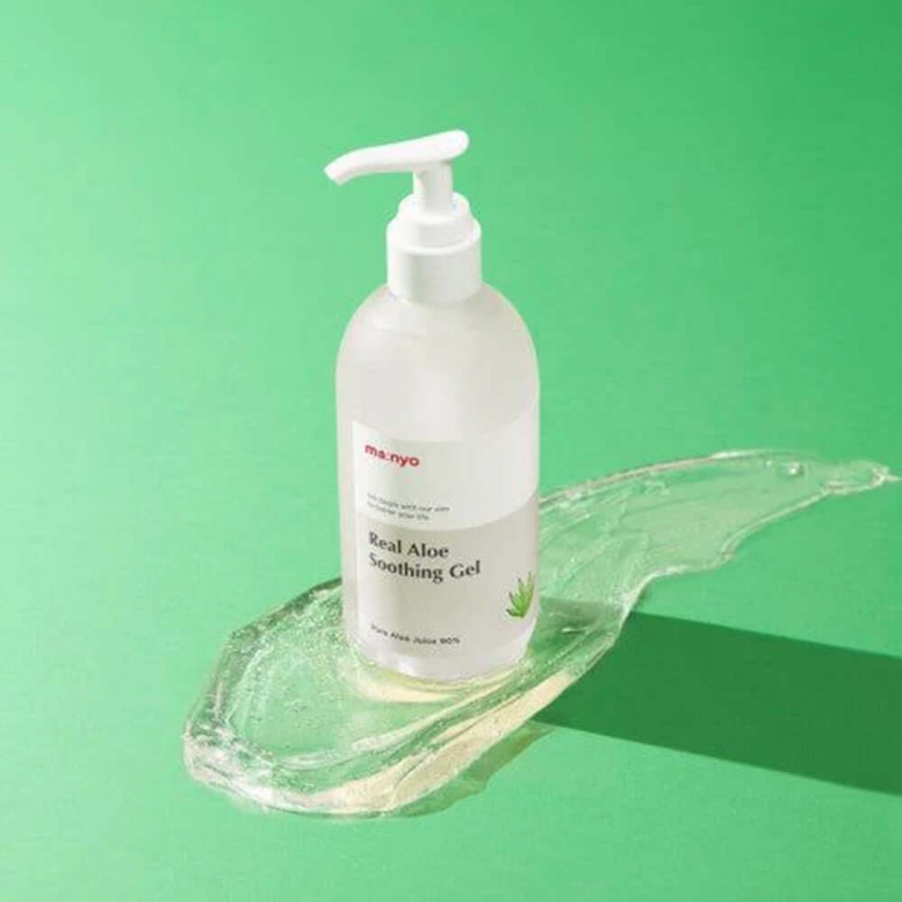 MANYO Real Fresh Aloe Soothing Gel 300ml bottle on green background with gel texture