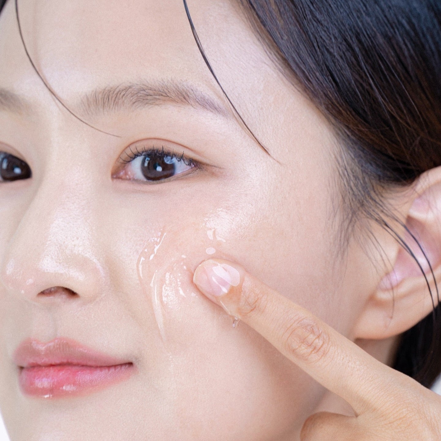 POESÃA Hydro Hyaluronic Deep Moisturizing Ampoule Serum 48ml