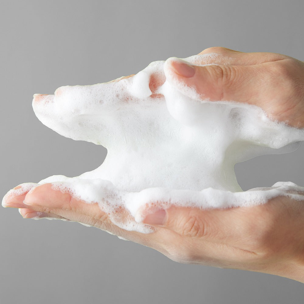 BRTC Homme Active Max Hair & Body All-Round Wash 200ml rich foam demonstration by Gentleman Korea for men’s skincare