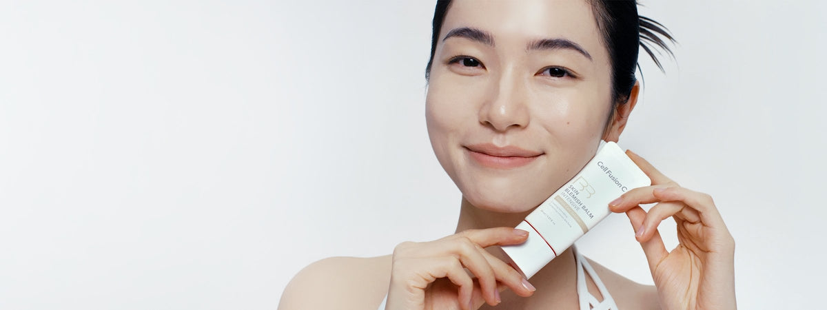 Cell Fusion C model holding the Skin Blemish Balm Intensive BB cream