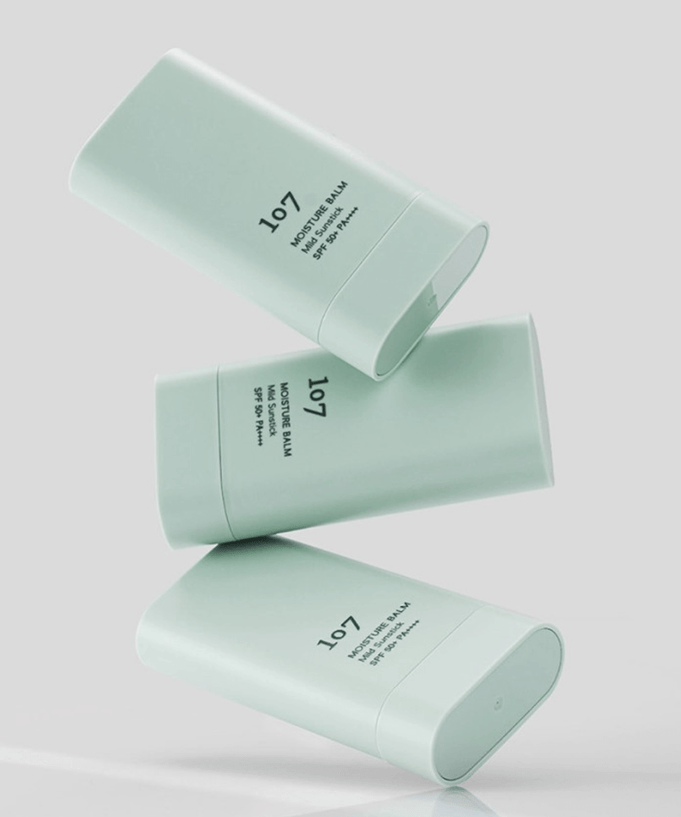 107 Moisture Balm Mild Sun Stick SPF50+PA++++ in light green packaging