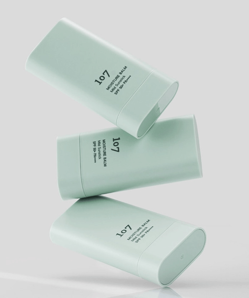 107 Moisture Balm Mild Sun Stick SPF50+PA++++ in light green packaging