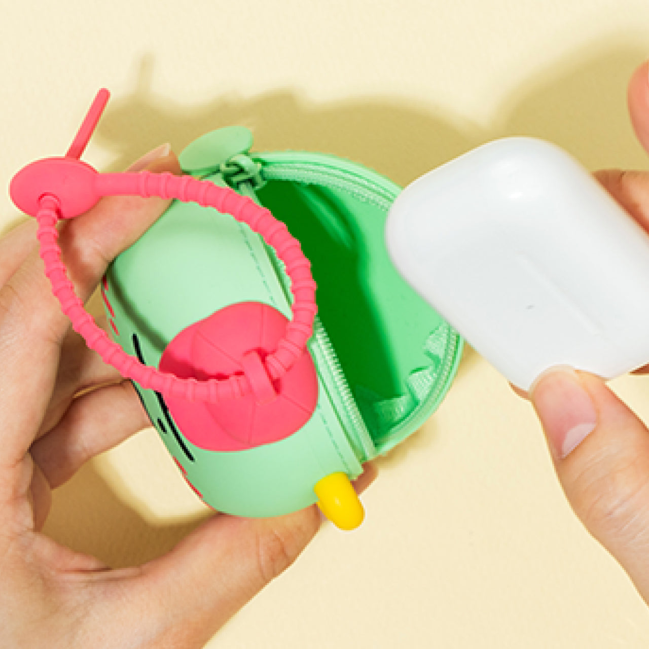 Silicone Pouch Jordy Hat(PINK) - Official Kakao Friends merchandise | Koolseoul