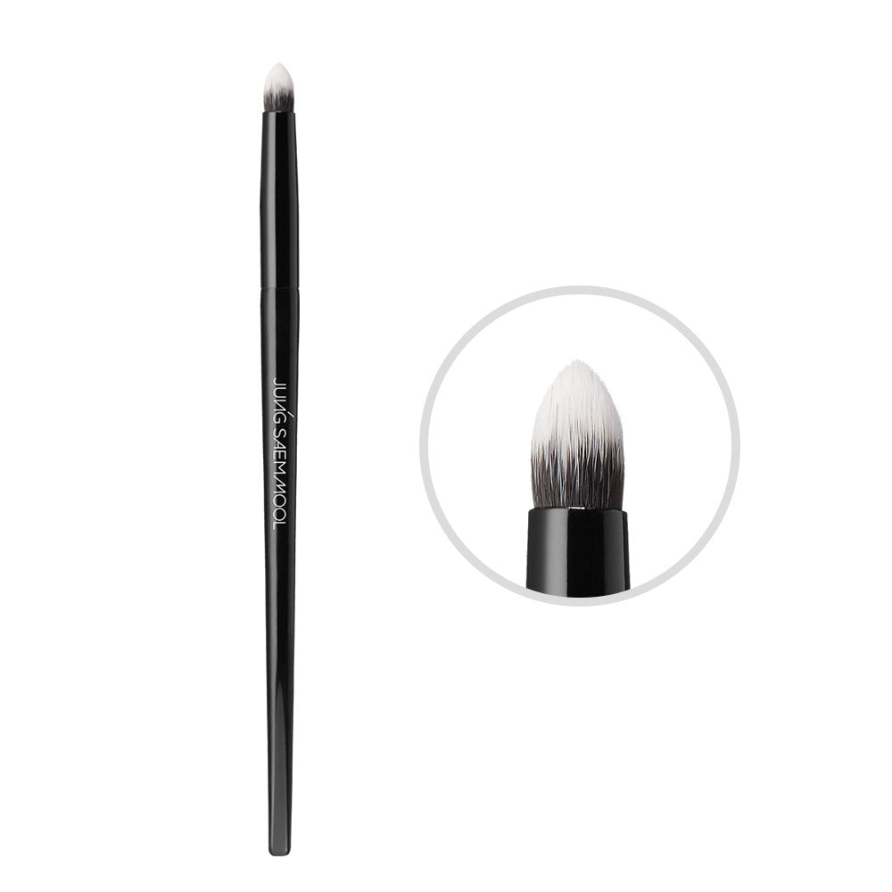 JUNG SAEM MOOL Masterclass Smudge Brush - Korean makeup brush
