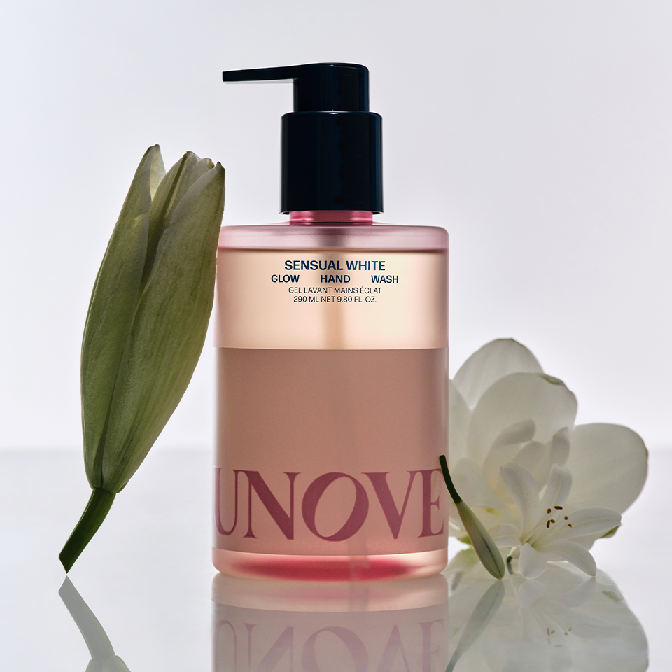 UNOVE Glow Hand Wash 290ml bottle with floral accents, 290ml bottle size.