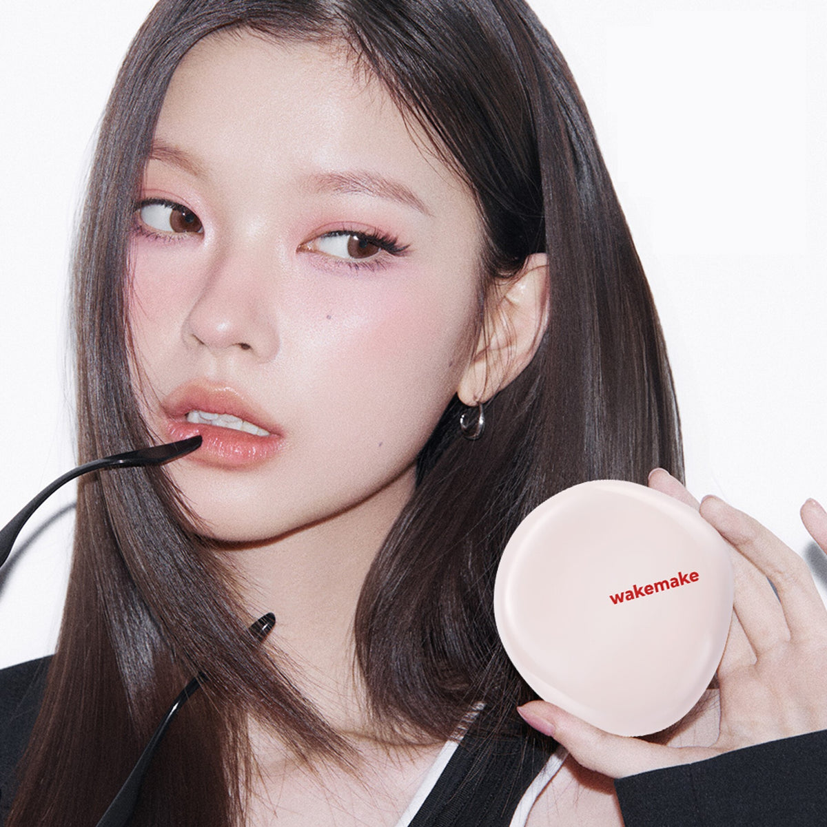 WAKEMAKE Water Glow Coating Balm - Korean Foundation