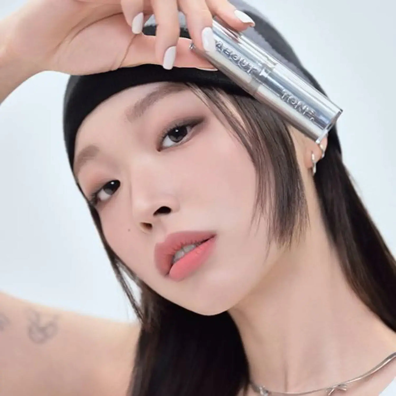 ABOUT TONE Blur Lasting Stick Primer disponible sur Ma petite Coree, ton Eshop 100% K-beauty en direct de Seoul