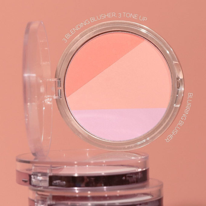 ALL MY THING Aurora Blusher with three-tone color palette in a round compact case, ideal for a radiant makeup look.