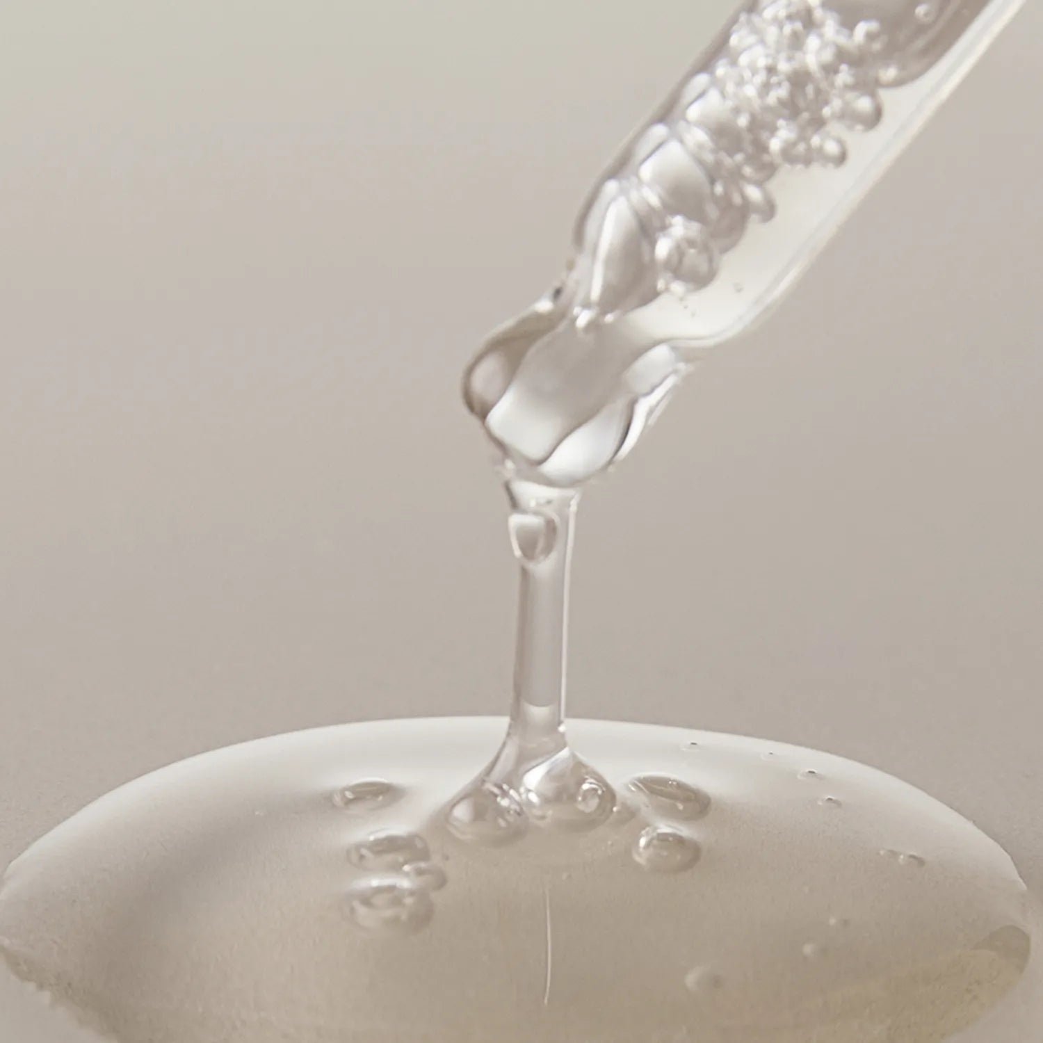 ARENCIA Rice Mucin Glow Serum 30ml disponible sur Ma petite Coree, ton Eshop 100% K-beauty en direct de Seoul