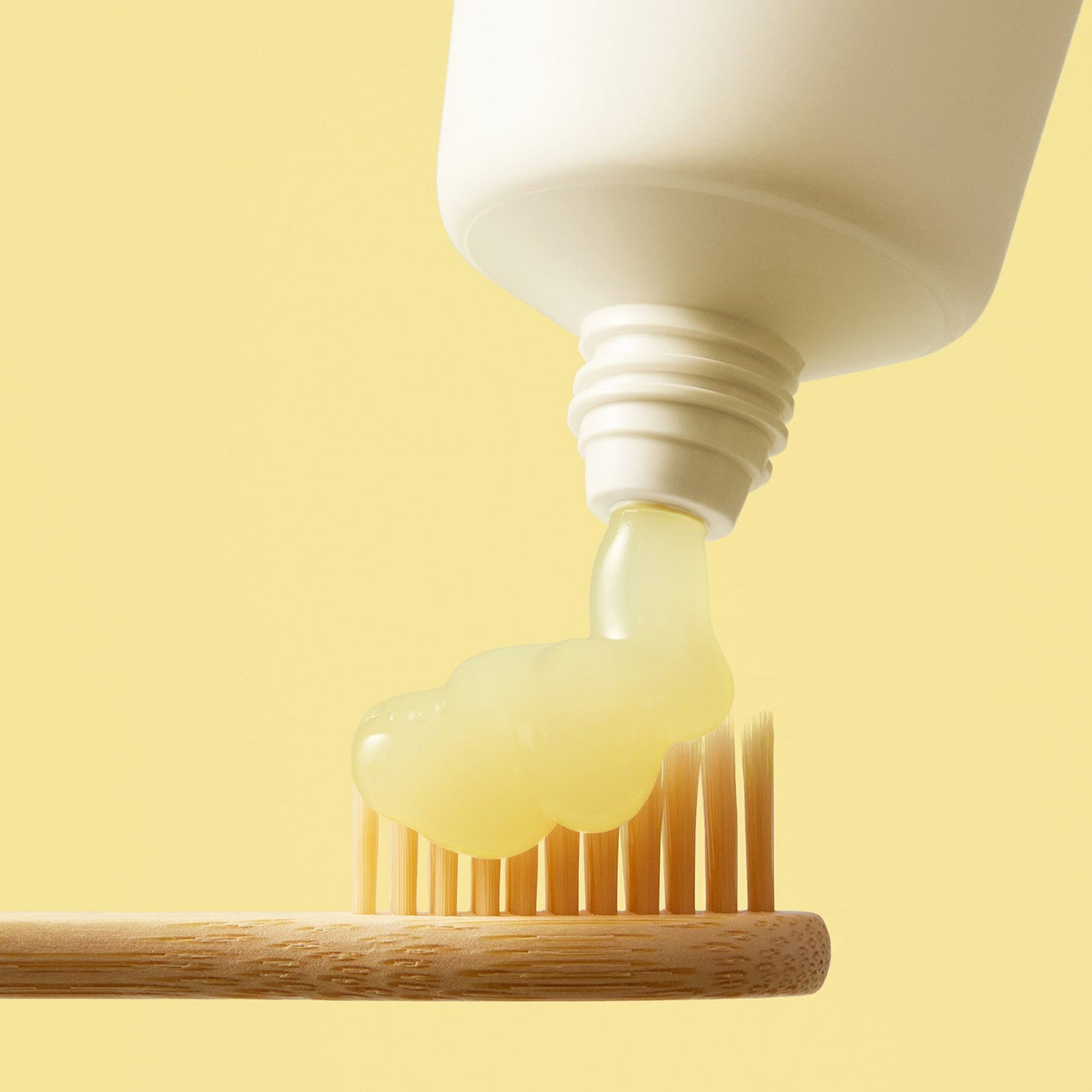 AROMATICA Lemon Clove Scented Gum Care Plus Toothpaste 120g