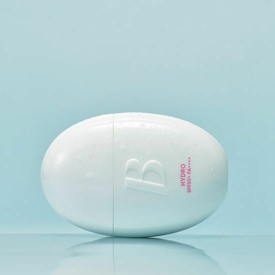 BANILACO All Day Prep Hydro UV Serum Base SPF50+PA++++ on a light blue background