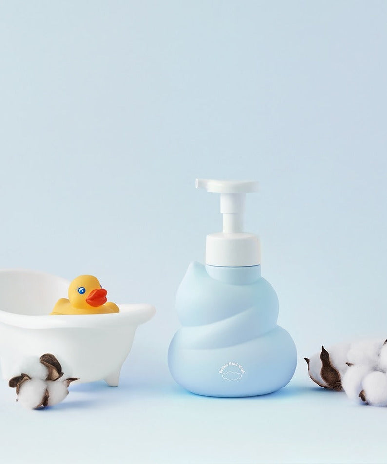 BELLBOY STUDIO Hippong Bubble Hand Wash with a rubber duck and cotton, ideal for gentle cleansing and skincare.