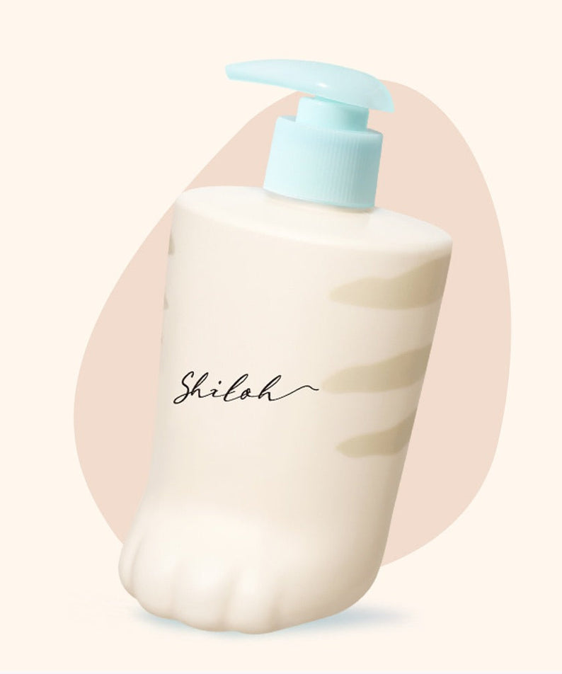 BELLBOY STUDIO Silky Shiloh Prime Conditioner 400ml bottle with light blue pump on beige background