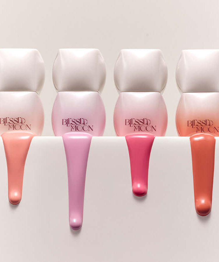 BLESSED MOON Veil Melting Color Blush in various shades displayed elegantly