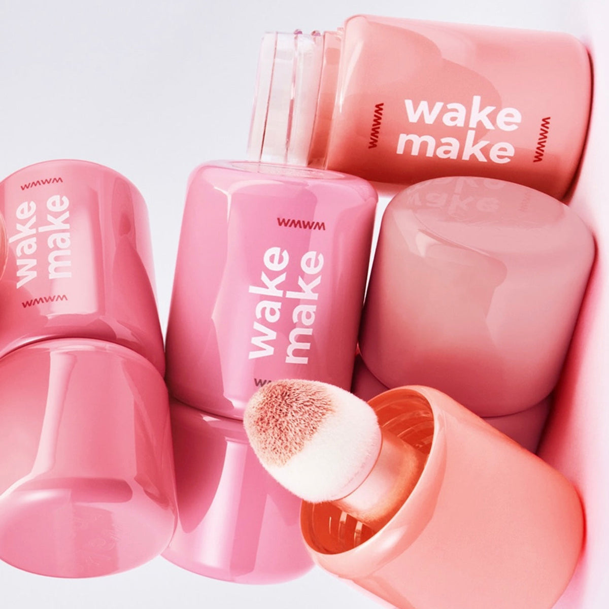 WAKEMAKE Shaking Blur Cheek
