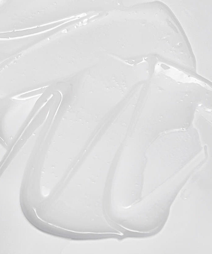 Texture of CELIMAX Dual Barrier Boosting Serum 30ml highlighting its smooth, hydrating formula.