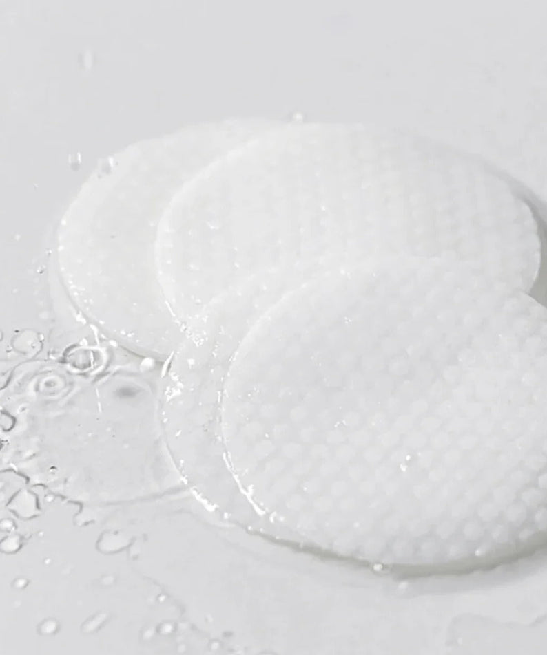 CELIMAX Ji Woo Gae Heartleaf BHA Peeling Pad 60 Pads showing three wet exfoliating pads on a white background