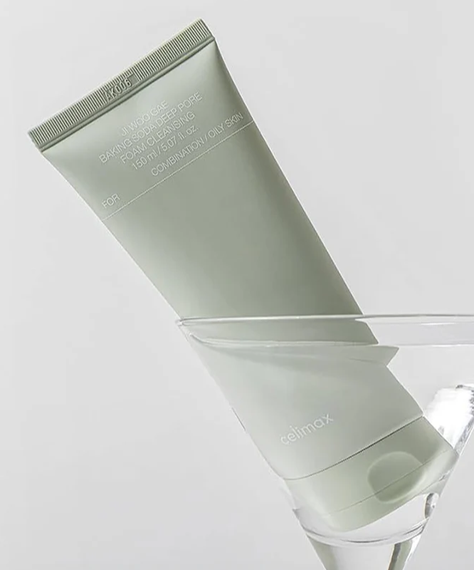 CELIMAX Ji Woo Gae Baking Soda Deep Pore Foam Cleansing 150ml in a glass