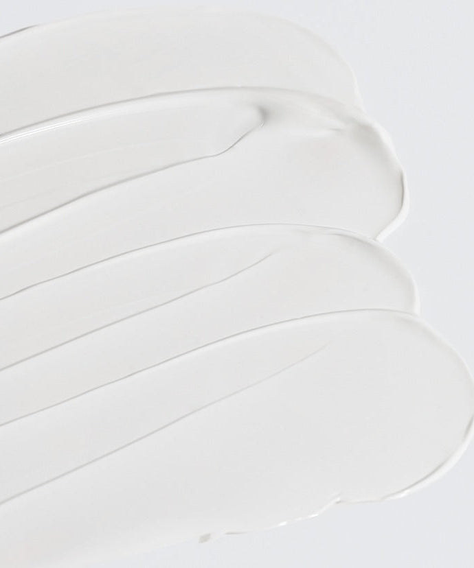 Texture of CELIMAX Oil Control Light Sunscreen 40ml, displaying smooth, lightweight application.