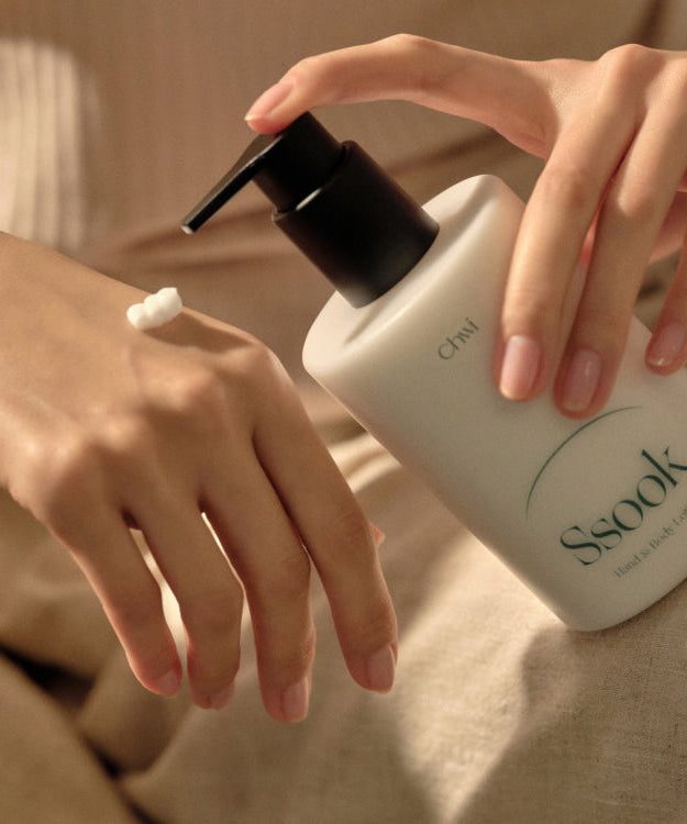 CHWI (CHI) Ssook Hand & Body Lotion 300ml being applied to hands for smooth skin.
