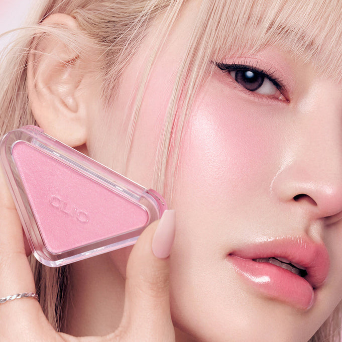 CLIO  Essential Blush Tab
