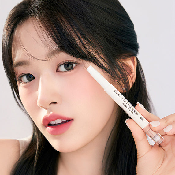 CLIO  Soft Blending Shadow Stick