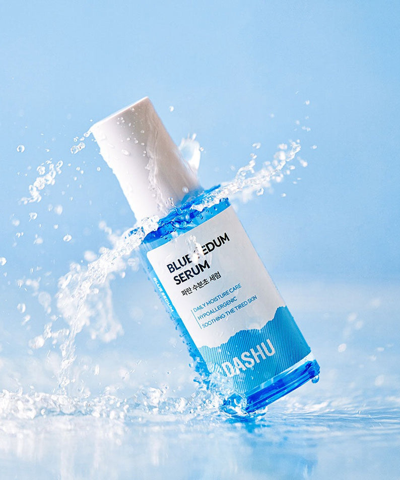 DASHU Boy Blue Moisture Serum 65ml bottle with splashing water background