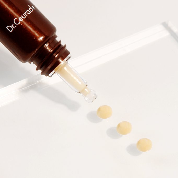 DR.CEURACLE Pure VC Melite Cream 20ml serum applicator with cream