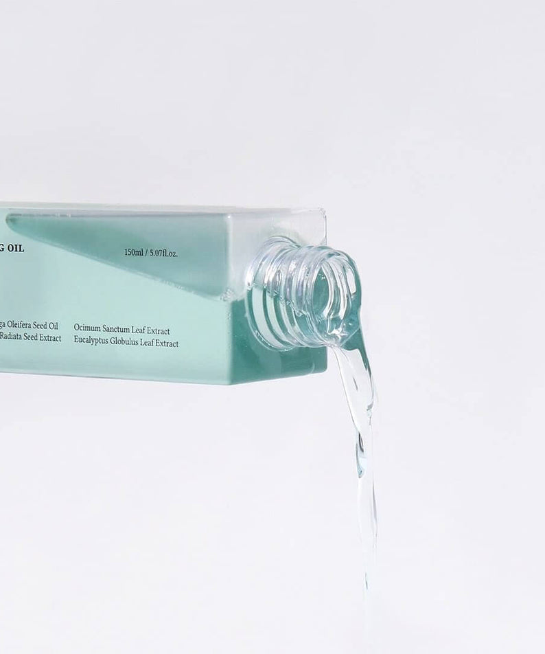 DR.ALTHEA Gentle Pore Cleansing Oil 150ml bottle pouring product, skincare beauty essential