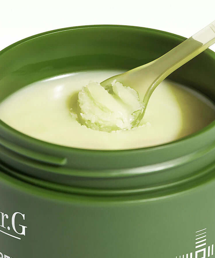 DR.G Green Deep Pore Cleansing Balm with spatula for deep pore cleansing, nourishing skincare solution.