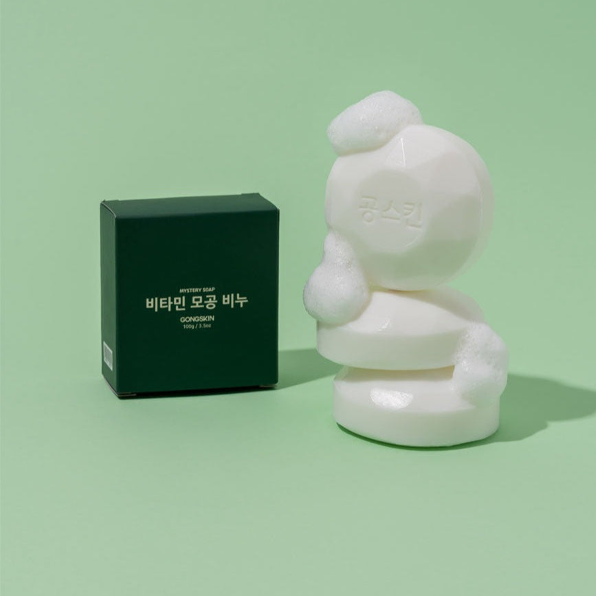 GONGSKIN Aloe Vitamin C Pore Soap 100g with luxurious lather on a green background