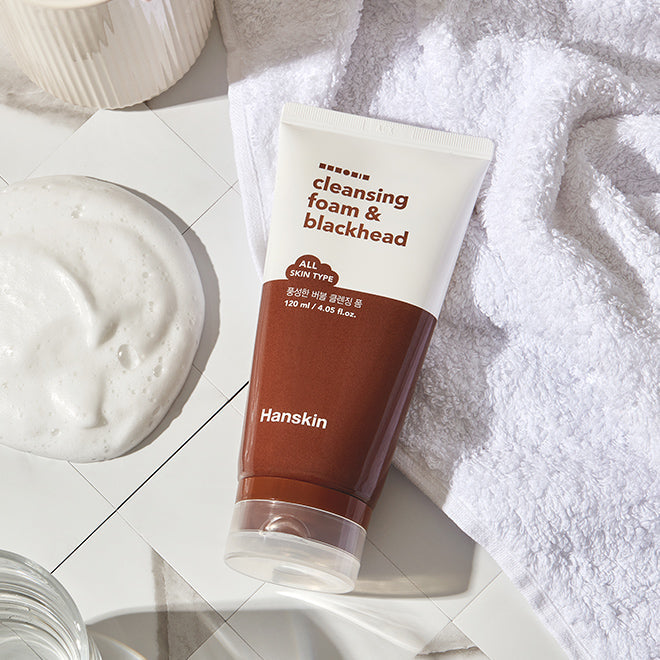 HANSKIN Cleansing Foam & Blackhead BHA 120ml product image on a white towel background