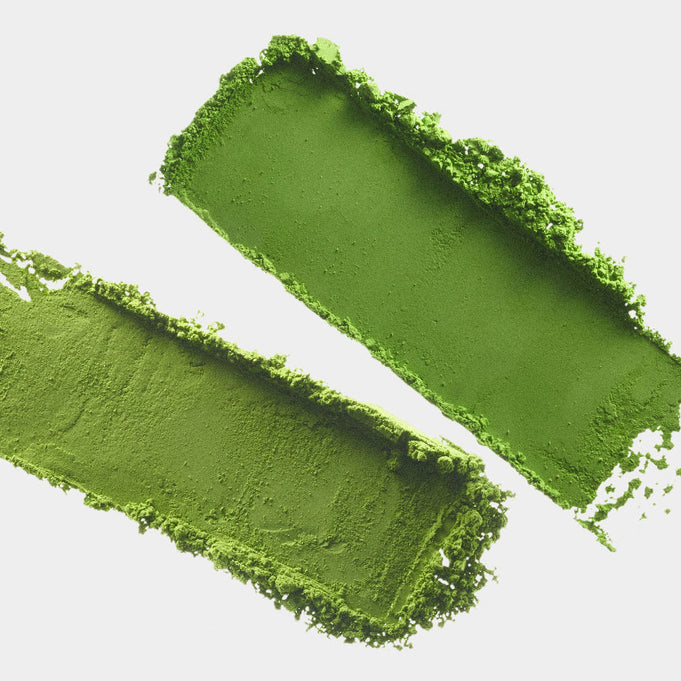 HIT THE TEA Super Matcha Home Cafe Set (Pure 10+Sweet 10+Heat-Resistant Glass Cup ) green matcha powder close-up