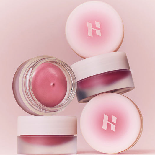 HOLIKA HOLIKA Melting Blur Lip Pot 5g in pink packaging, showcasing product texture and design.