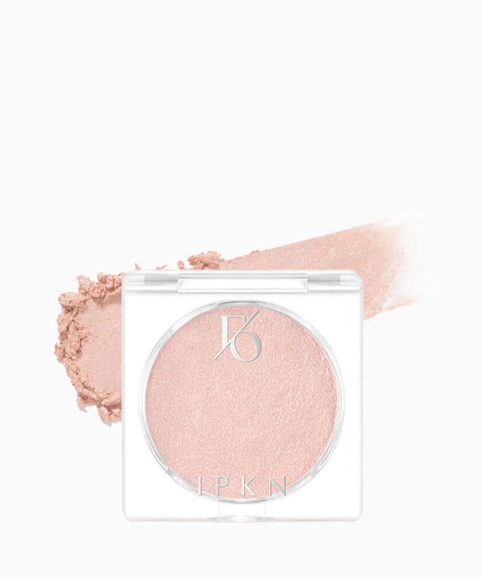 IPKN Flap One Single Highlighter (Peach Lace) 2.9g in compact case with peach-colored shimmer