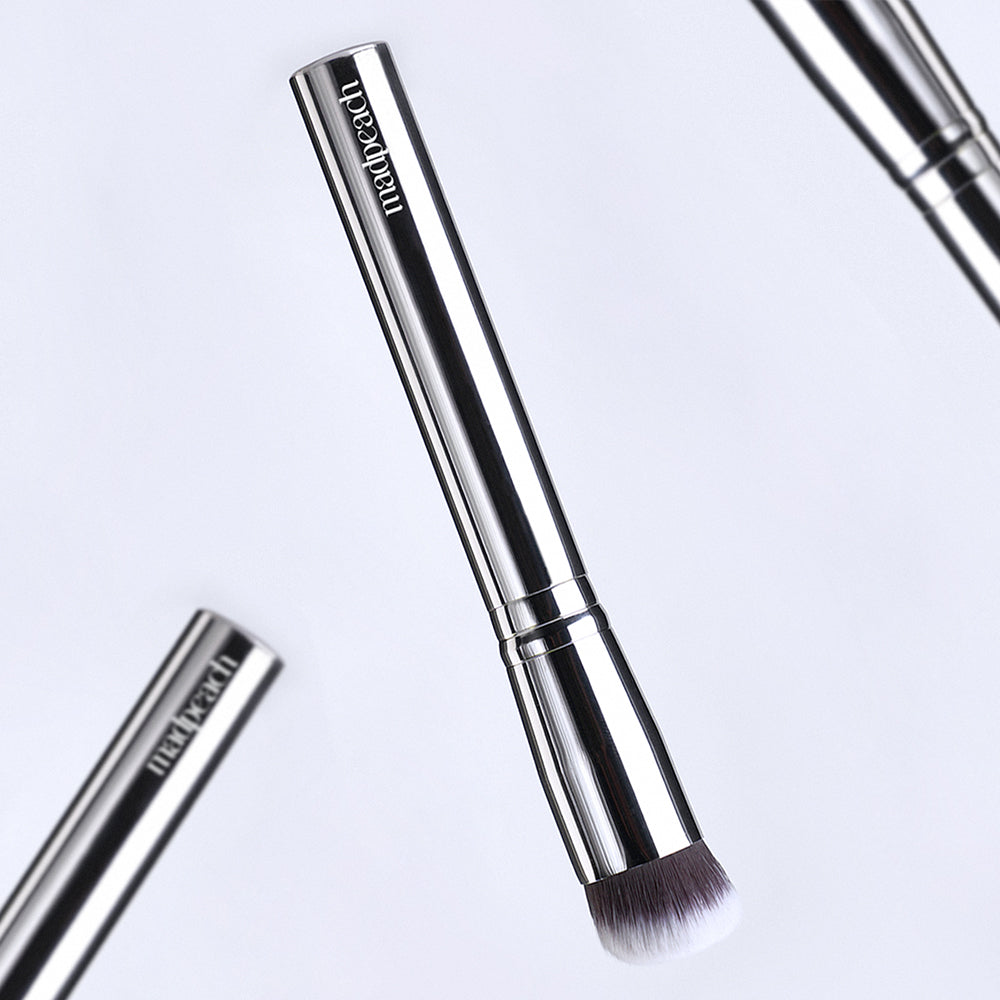 IVI MAD PEACH Soft Touch Makeup Brush disponible sur Ma petite Coree, ton Eshop 100% K-beauty en direct de Seoul