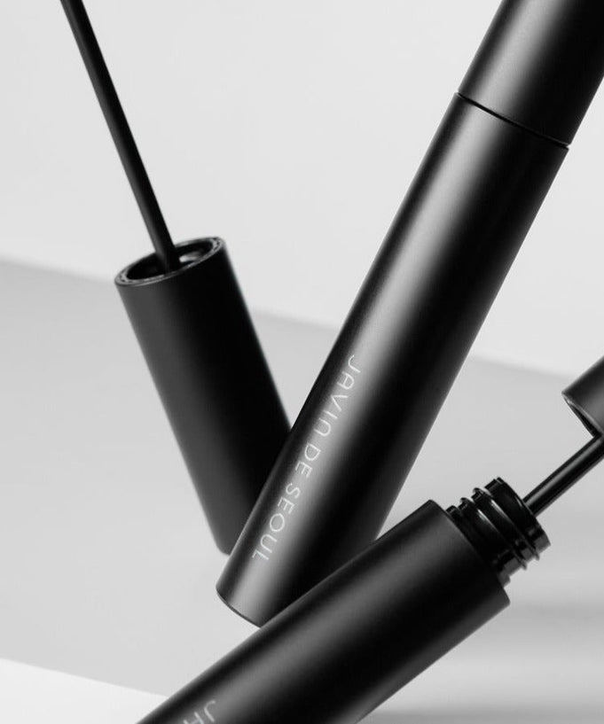 JAVIN DE SEOUL Wink Play Mascara in sleek black packaging, open with applicator shown