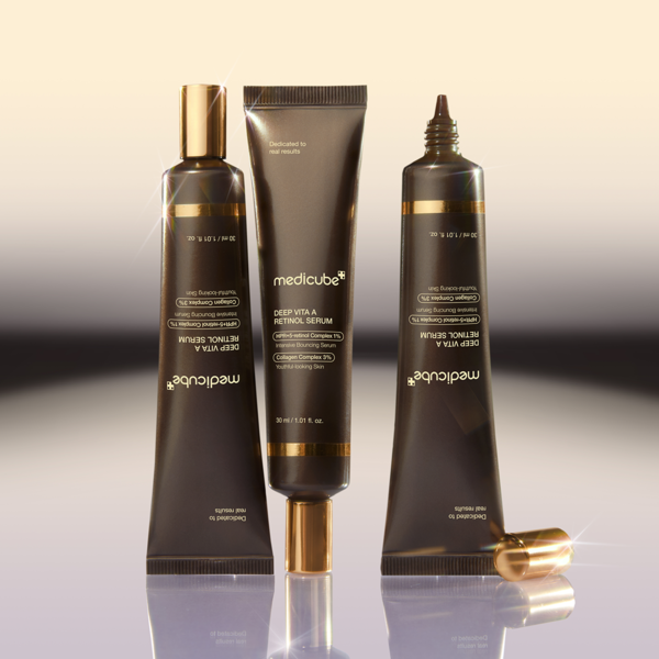 MEDICUBE Deep Vita A Retinol Serum 30ml displayed with reflective background.