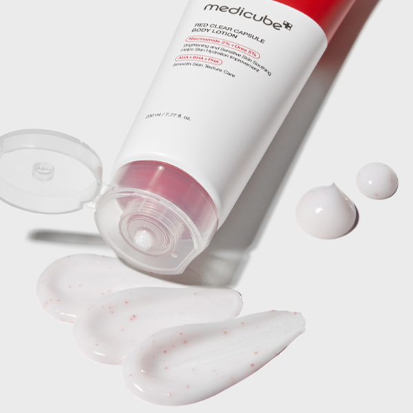 MEDICUBE Red Clear Capsule Body Lotion 230ml with lotion texture displayed.