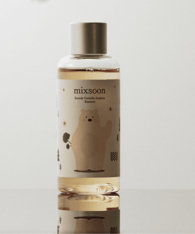 MIXSOON Soondy Centella Asiatica Essence 100ml bottle on reflective surface with neutral background.