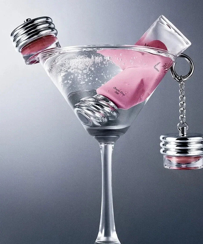 MUZIGAE MANSION Object Glossy luxury design product in a cocktail glass display