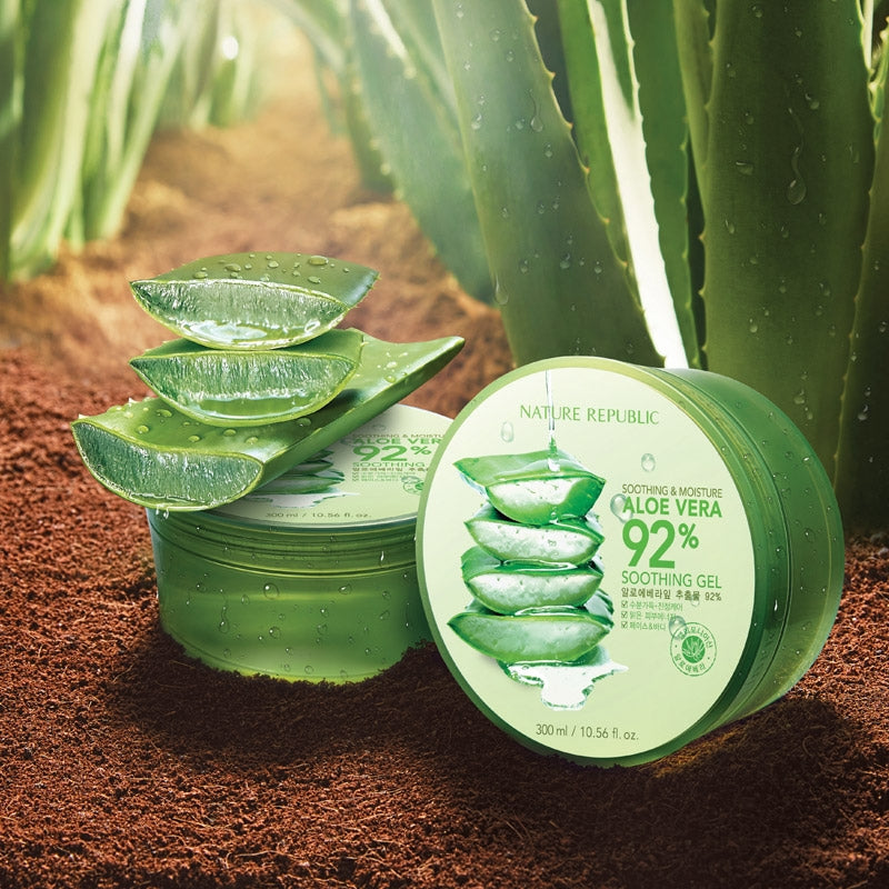 NATURE REPUBLIC - Gel Adoucissant - Soothing&Moisture Aloe Vera 92% 300ml displayed on natural background