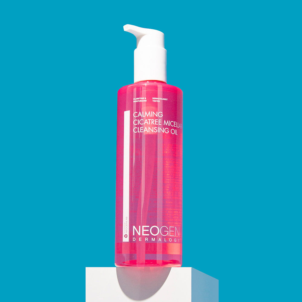 NEOGEN Calming Cicatree Micellar Cleansing Oil 300ml bottle against a blue background