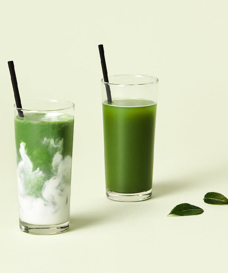 Two refreshing matcha drinks made with OSULLOC Matcha Sticks 5 p, featuring vibrant green color and creamy texture in tall glasses.